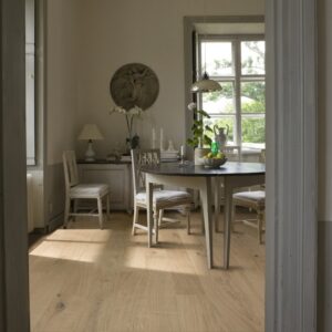 light oak flooring in dinning area