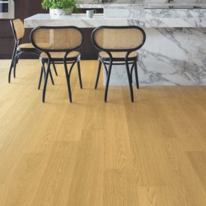 Natural Varnished Oak SIG4749 | Signature | QuickStep Laminate Floors