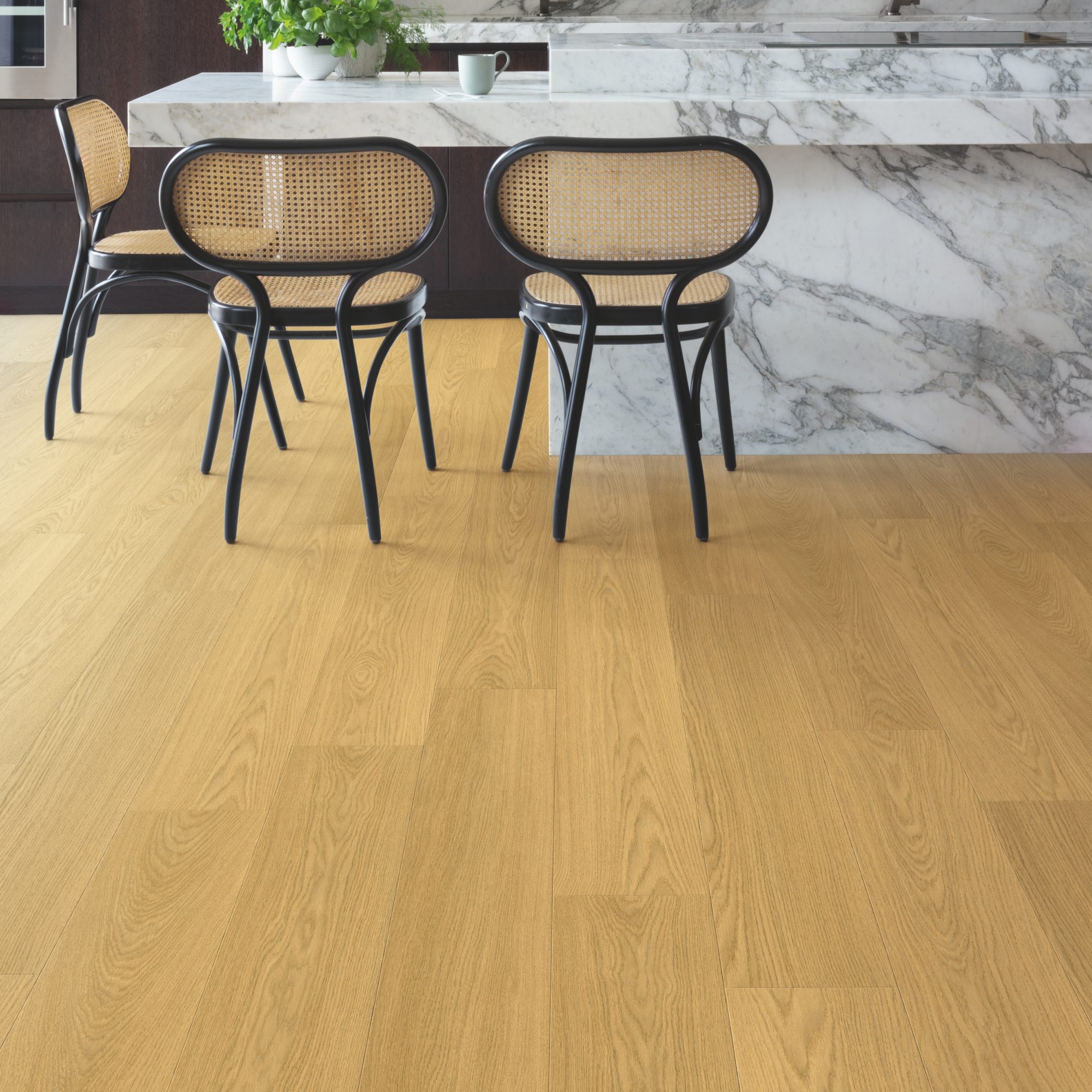 Natural Varnished Oak Sig4749 Signature Quick Step Laminate Floors