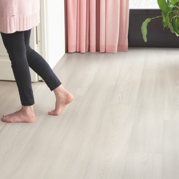 White Premium Oak SIG4757 | Signature | Quick-Step Laminate Flooring - Hallway