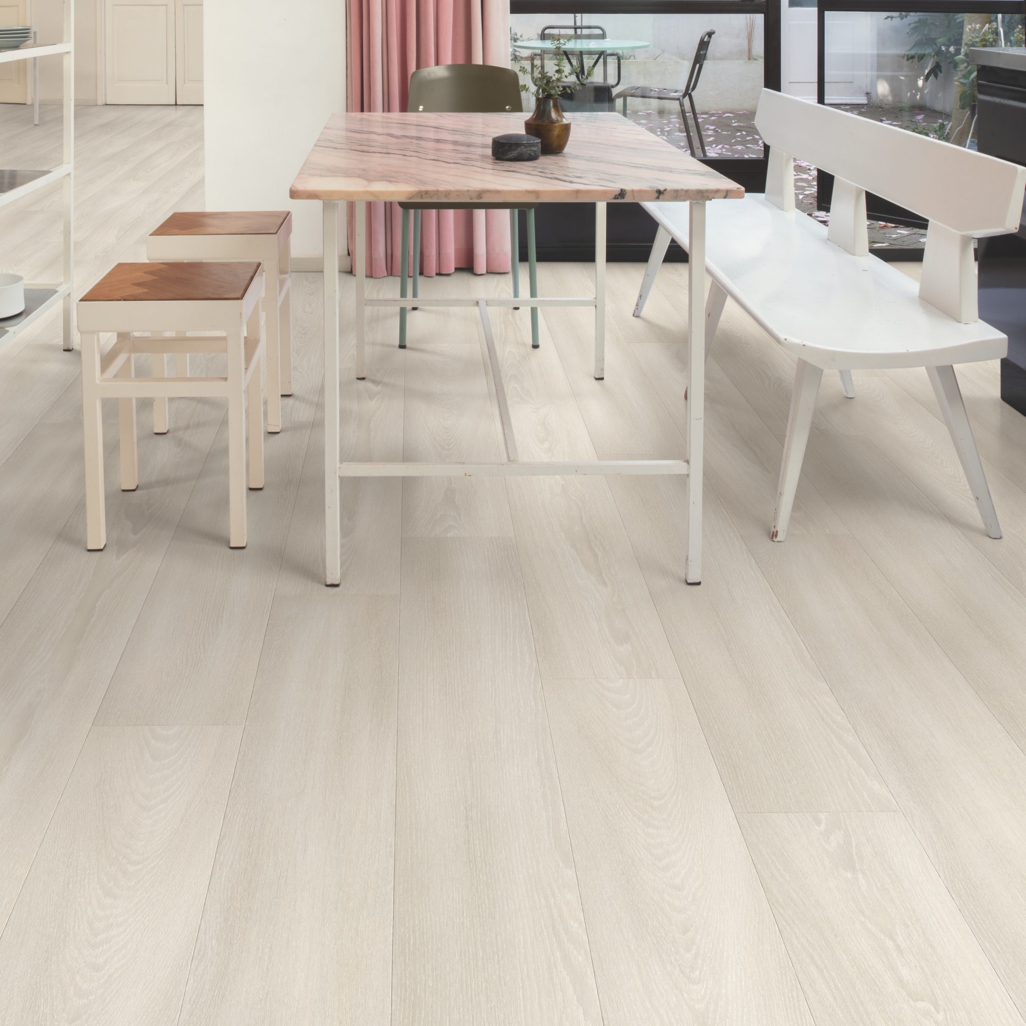 White Premium Oak Sig4757 Signature Quick Step Laminate Flooring