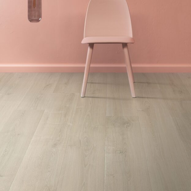 Brushed Oak Beige SIG4764 | Signature | Quick-Step Laminate Flooring - Dinning Room