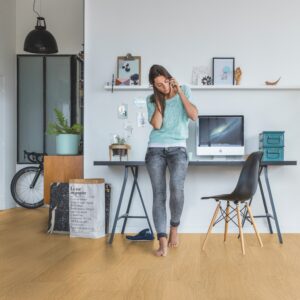 QuickStep Alpha Bloom Pure Oak Honey | Office