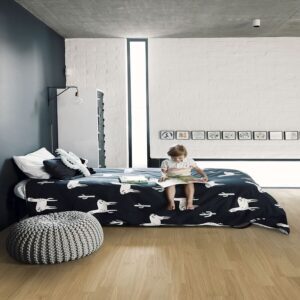 Kahrs Pure Oak 2-Strip in a bedroom.
