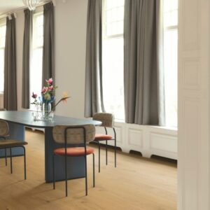 Dark Chestnut Oak Extra Matt | QuickStep Amato | Dining Room