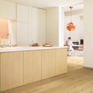 Pure Oak Extra Matt AMT3100 | QuickStep Amato | Kitchen & Diner