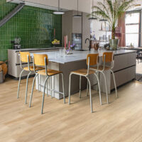 Kitchen with Invictus Ultimus Majestic Oak Playa flooring